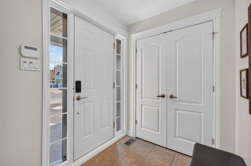 Hall d'entrée/Vestibule - 79 Rue De Gatineau, Blainville, QC - Indoor Photo Showing Other Room