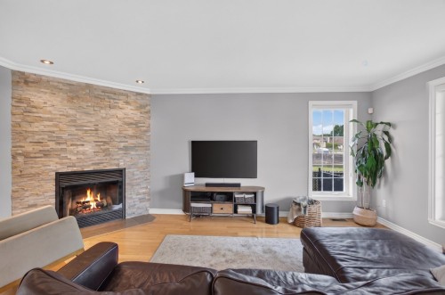 Salon - 79 Rue De Gatineau, Blainville, QC - Indoor Photo Showing Living Room With Fireplace