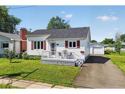 196 Waverley AVE Moncton, NB E1C 7V4