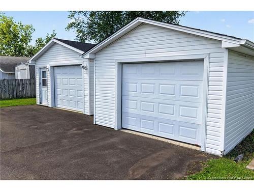 196 Waverley Ave, Moncton, NB 