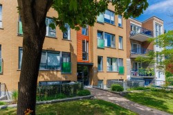 Façade - 