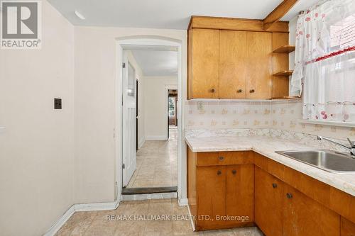 511 Northcliffe Boulevard, Toronto, ON - Indoor Photo Showing Kitchen