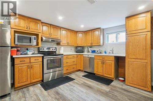 13 Beaucourt Place Unit# Lower, Hamilton, ON - Indoor Photo Showing Kitchen
