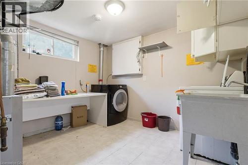 38 High Street, Waterloo, ON - Indoor Photo Showing Laundry Room