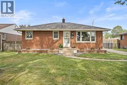 2618 ASKIN AVENUE Windsor, ON N9E 3H7