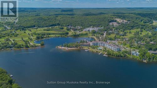 302 - 302 BAYSHORE - DEERHURST DRIVE  Huntsville (Chaffey), ON P1H 2E8