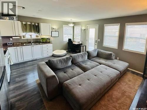 1804 Belfast Avenue, Saskatoon, SK - Indoor Photo Showing Living Room