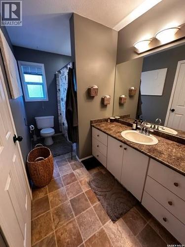 1804 Belfast Avenue, Saskatoon, SK - Indoor Photo Showing Bathroom