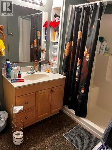 1804 Belfast Avenue, Saskatoon, SK - Indoor Photo Showing Bathroom