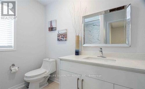680 Langlaw Drive, Cambridge, ON - Indoor Photo Showing Bathroom