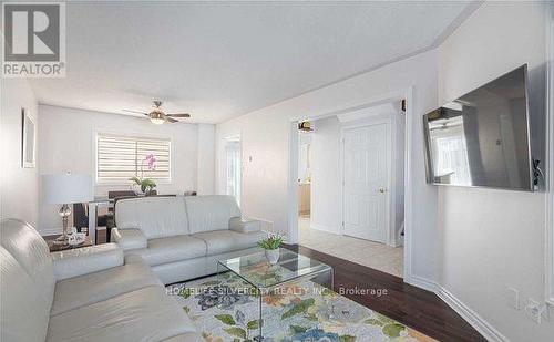 680 Langlaw Drive, Cambridge, ON - Indoor Photo Showing Living Room