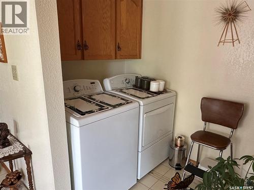 213 5Th Street, Weyburn, SK - Indoor Photo Showing Laundry Room