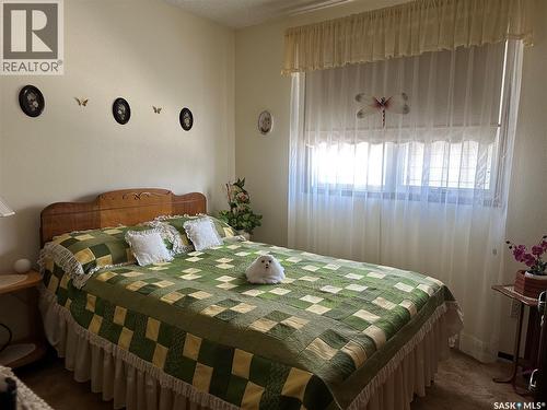 213 5Th Street, Weyburn, SK - Indoor Photo Showing Bedroom