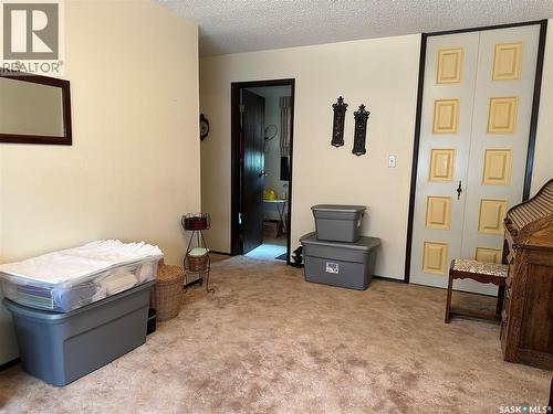 213 5Th Street, Weyburn, SK - Indoor Photo Showing Other Room