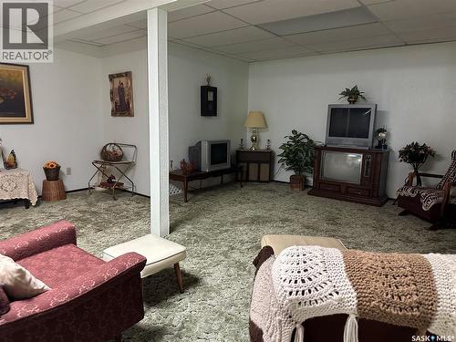 213 5Th Street, Weyburn, SK - Indoor Photo Showing Other Room