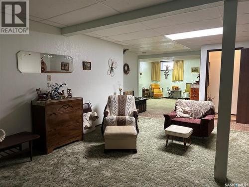 213 5Th Street, Weyburn, SK - Indoor