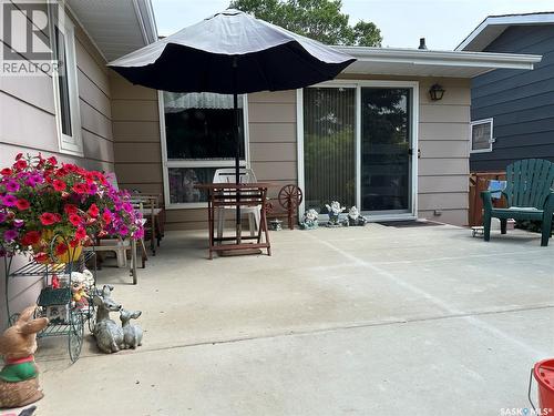 213 5Th Street, Weyburn, SK - Outdoor With Exterior