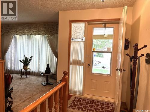 213 5Th Street, Weyburn, SK - Indoor