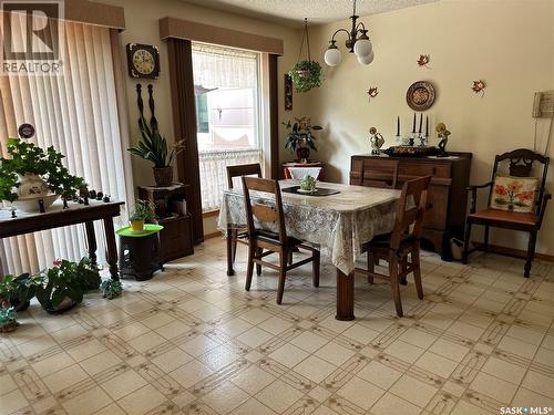 213 5Th Street, Weyburn, SK - Indoor Photo Showing Dining Room