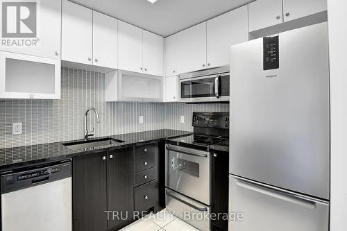 1110 - 179 Metcalfe Street, Ottawa, ON - Indoor Photo Showing Kitchen
