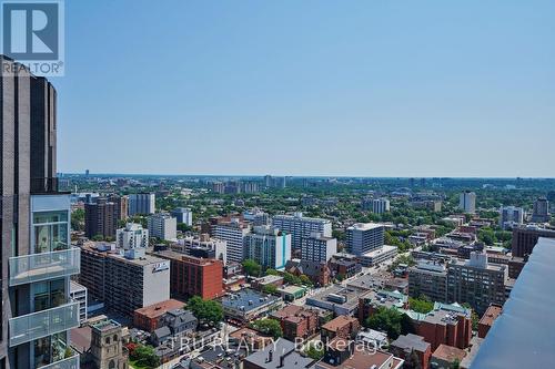 1110 - 179 Metcalfe Street, Ottawa, ON - Outdoor With View