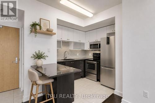 1110 - 179 Metcalfe Street, Ottawa, ON - Indoor Photo Showing Kitchen With Stainless Steel Kitchen