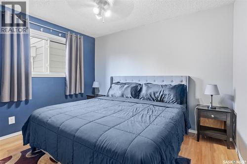 214 Michener Crescent, Saskatoon, SK - Indoor Photo Showing Bedroom