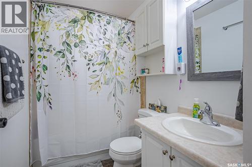 214 Michener Crescent, Saskatoon, SK - Indoor Photo Showing Bathroom