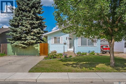 214 Michener Crescent, Saskatoon, SK - Outdoor