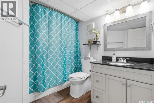 214 Michener Crescent, Saskatoon, SK - Indoor Photo Showing Bathroom