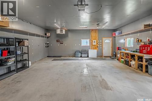 214 Michener Crescent, Saskatoon, SK - Indoor Photo Showing Garage