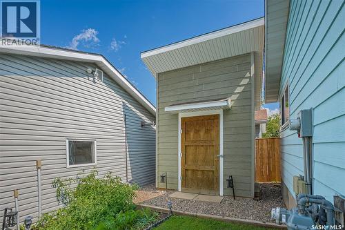 214 Michener Crescent, Saskatoon, SK - Outdoor With Exterior