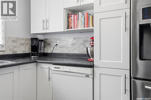 214 Michener Crescent, Saskatoon, SK - Indoor Photo Showing Kitchen