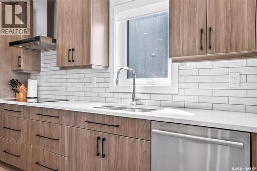 140 Forsey Avenue, Saskatoon, SK - Indoor Photo Showing Kitchen With Double Sink With Upgraded Kitchen