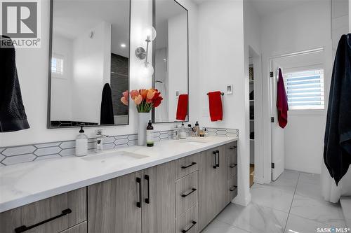 140 Forsey Avenue, Saskatoon, SK - Indoor Photo Showing Bathroom