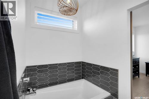 140 Forsey Avenue, Saskatoon, SK - Indoor Photo Showing Bathroom