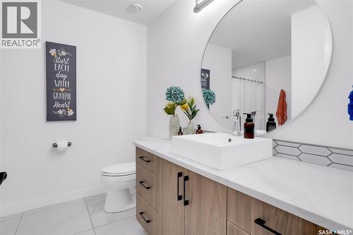 140 Forsey Avenue, Saskatoon, SK - Indoor Photo Showing Bathroom