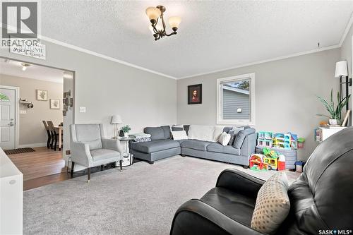 111 3Rd Street, Hague, SK - Indoor Photo Showing Living Room