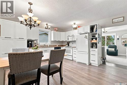 111 3Rd Street, Hague, SK - Indoor