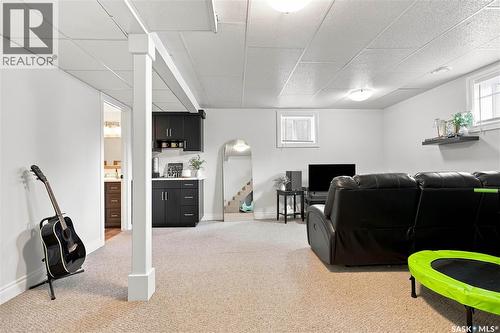 111 3Rd Street, Hague, SK - Indoor