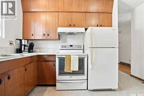 57 Potter Crescent, Saskatoon, SK - Indoor Photo Showing Kitchen