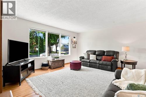 57 Potter Crescent, Saskatoon, SK - Indoor Photo Showing Living Room
