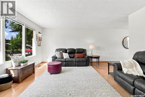 57 Potter Crescent, Saskatoon, SK - Indoor Photo Showing Living Room