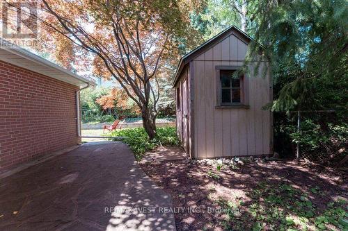 2 Robinter Drive, Toronto, ON - Outdoor