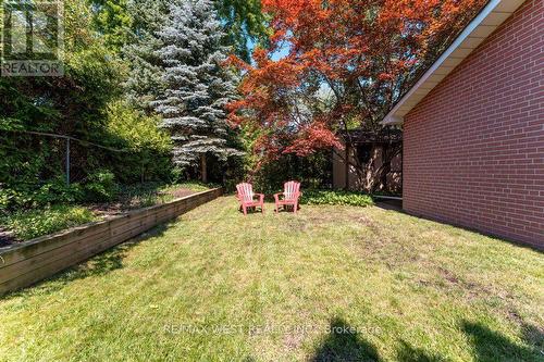 2 Robinter Drive, Toronto, ON - Outdoor