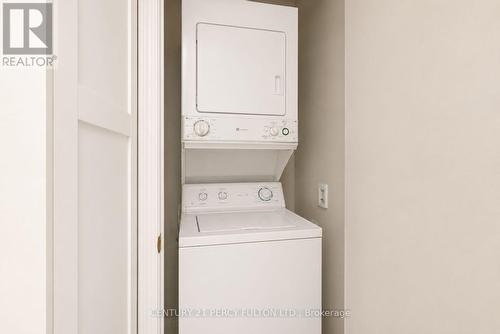 538 - 3 Everson Drive, Toronto, ON - Indoor Photo Showing Laundry Room