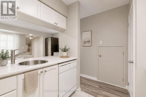 538 - 3 Everson Drive, Toronto, ON - Indoor Photo Showing Kitchen