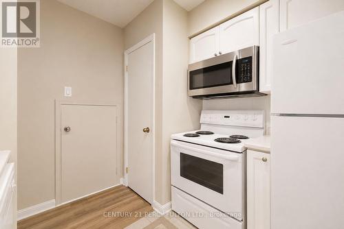 538 - 3 Everson Drive, Toronto, ON - Indoor Photo Showing Kitchen