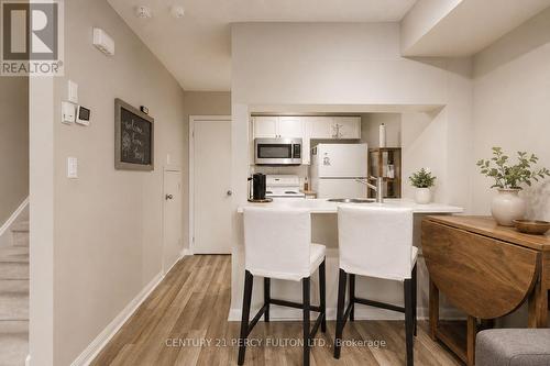 538 - 3 Everson Drive, Toronto, ON - Indoor Photo Showing Kitchen