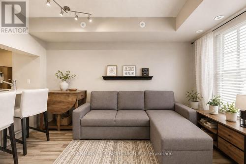 538 - 3 Everson Drive, Toronto, ON - Indoor Photo Showing Living Room